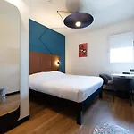 Ibis Sud Saint Charles