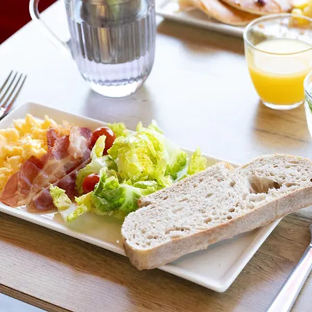 Ibis Sud Saint Charles Hotel 3*