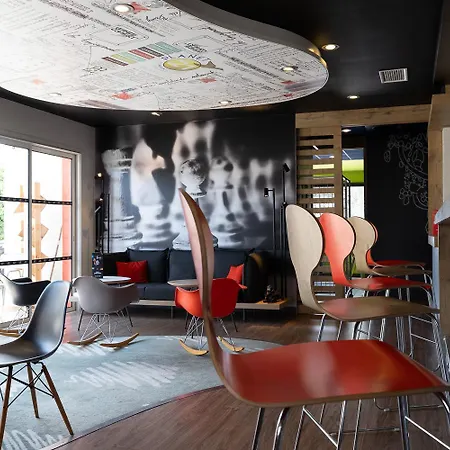 Ibis Sud Saint Charles 호텔 3*