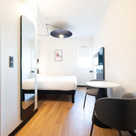 호텔 Ibis Sud Saint Charles 3*