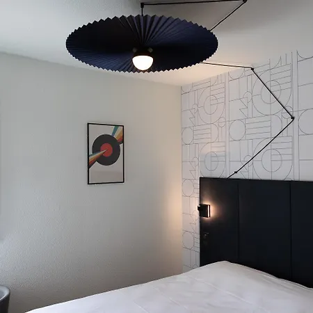 Ibis Sud Saint Charles ホテル 3*