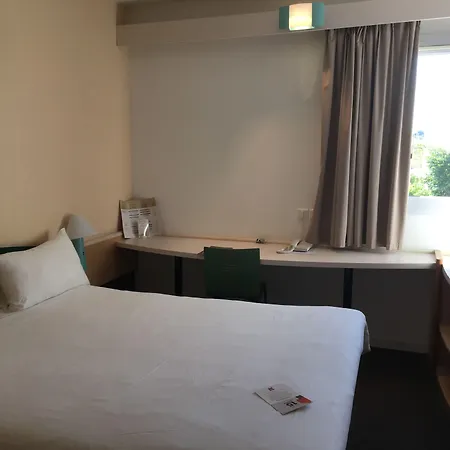 Ibis Sud Saint Charles