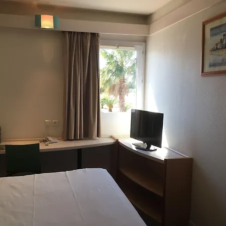 Ibis Sud Saint Charles 호텔 페르피냥