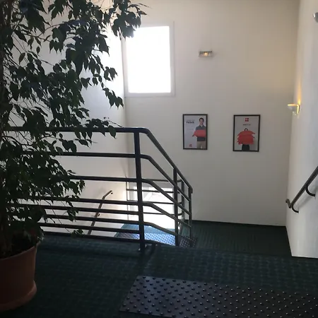 Ibis Sud Saint Charles Hotel 3*