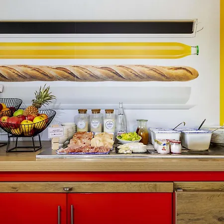 Ibis Sud Saint Charles Hotel 3*