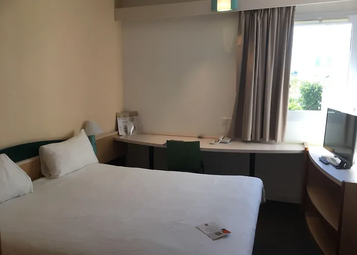 Ibis Sud Saint Charles